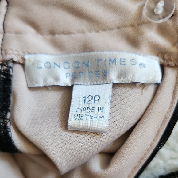 London Times Betsy Knit Black Chevron Ilusión Halter Keyhole Lined Maxi Dress - Picture 11 of 15